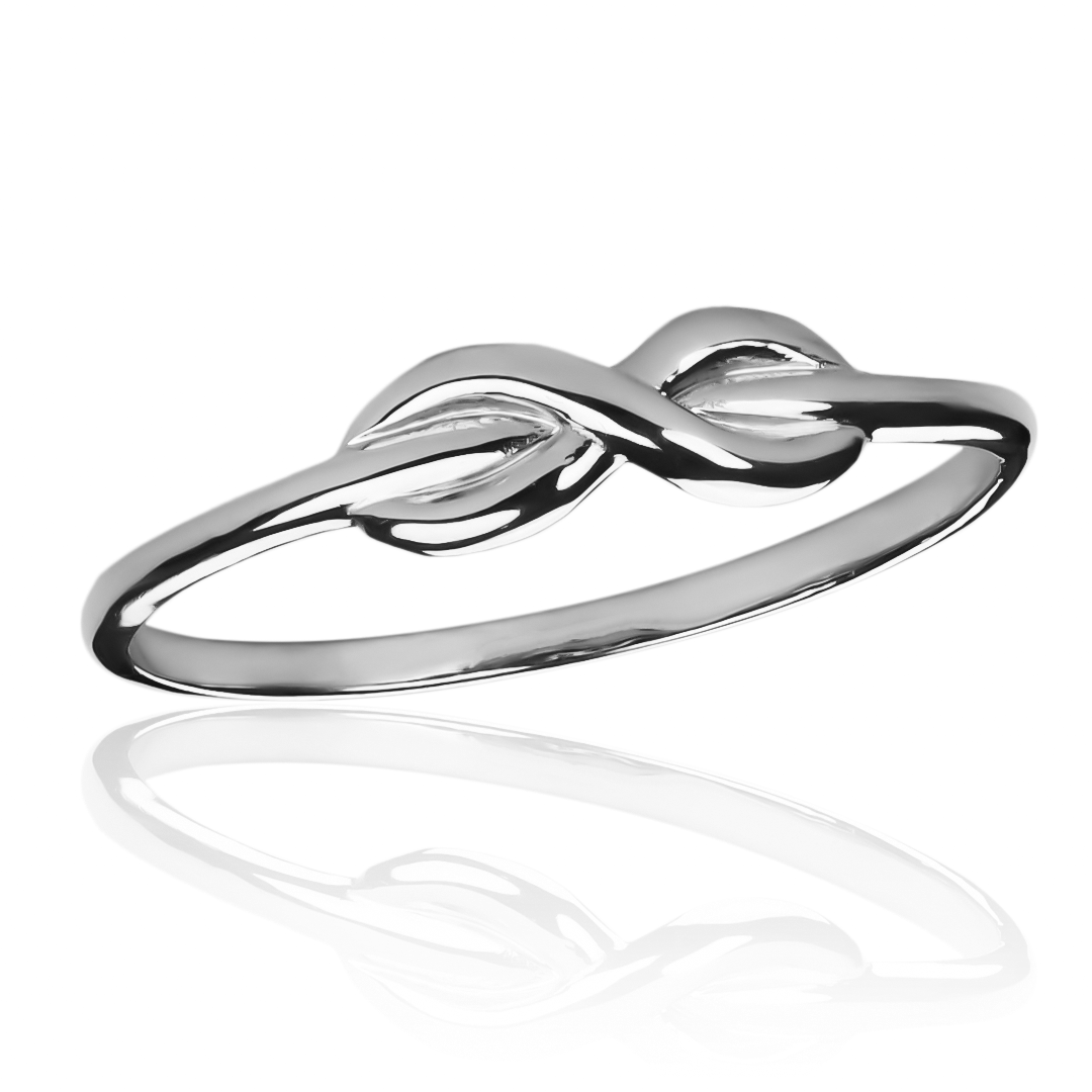 anillo infinity S de joyería Caracas es una verdadera joya con su elegante diseño en oro 18k. Con garantía para toda la vida