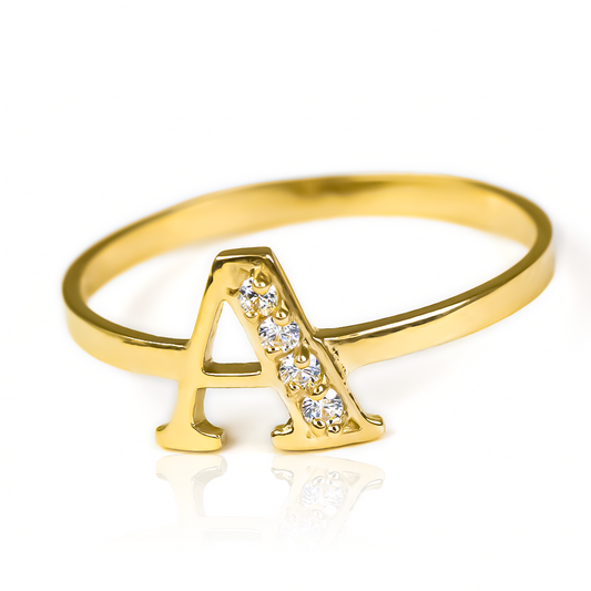 Anillo Letra. Realizado en joyería caracas con oro 18k, este anillo personalizado con tu inicial es un tesoro que durará para siempre. Con la garantía para toda la vida