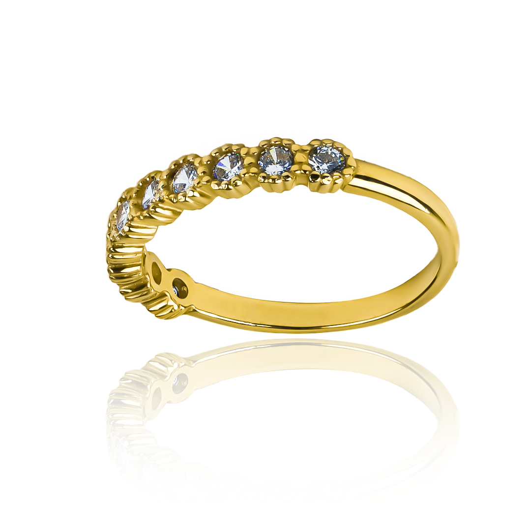 la elegancia de Joyería Caracas con nuestro exclusivo anillo Love Palace. Hecho con oro 18k y con garantía para toda la vida