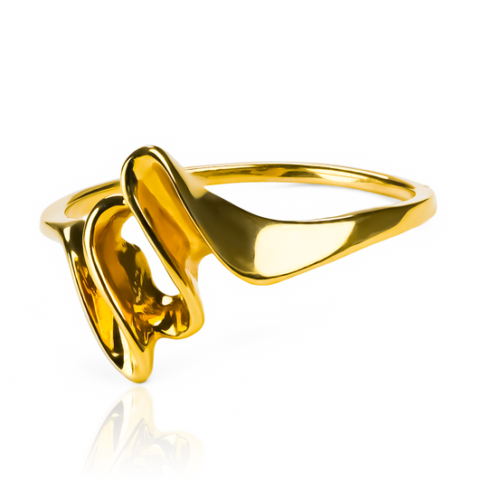 nuestro anillo Oshty de joyería caracas. Disfruta del lujo del oro 18k con una garantía para toda la vida.