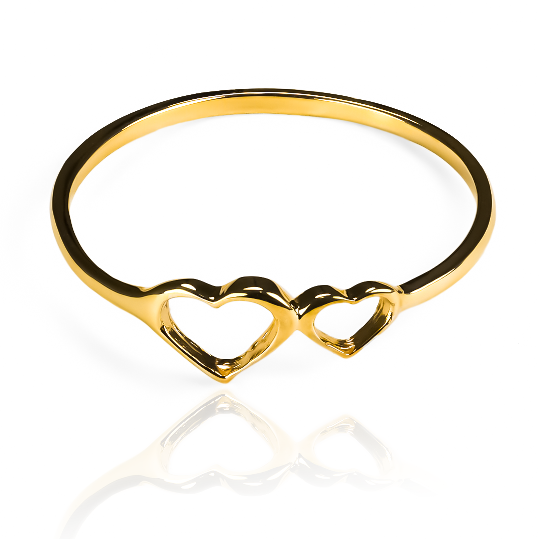 Descubre la belleza y el amor en cada detalle con nuestro Anillo Twin Hearts, Joyería Caracas combina la elegancia del oro 18k con un diseño exclusivo. Está respaldado por nuestra garantía de por vida.