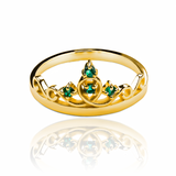 Disfruta de la elegancia y exclusividad con nuestro anillo corona princess. Confeccionado en Joyería Caracas con oro 18k, este anillo ofrece una garantía de por vida para asegurar su calidad. Haz una declaración de estilo y sofisticación con este anillo digno de la realeza.