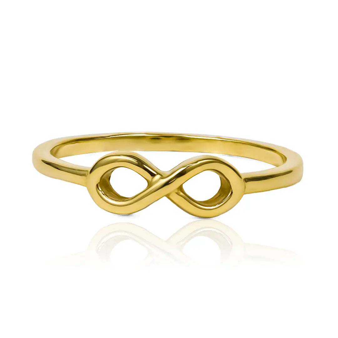 nuestro anillo Infinity de Joyería Caracas, hecho de oro 18k de la más alta calidad. Con un diseño elegante y simbólico, este anillo representa amor eterno y viene con garantía de por vida.