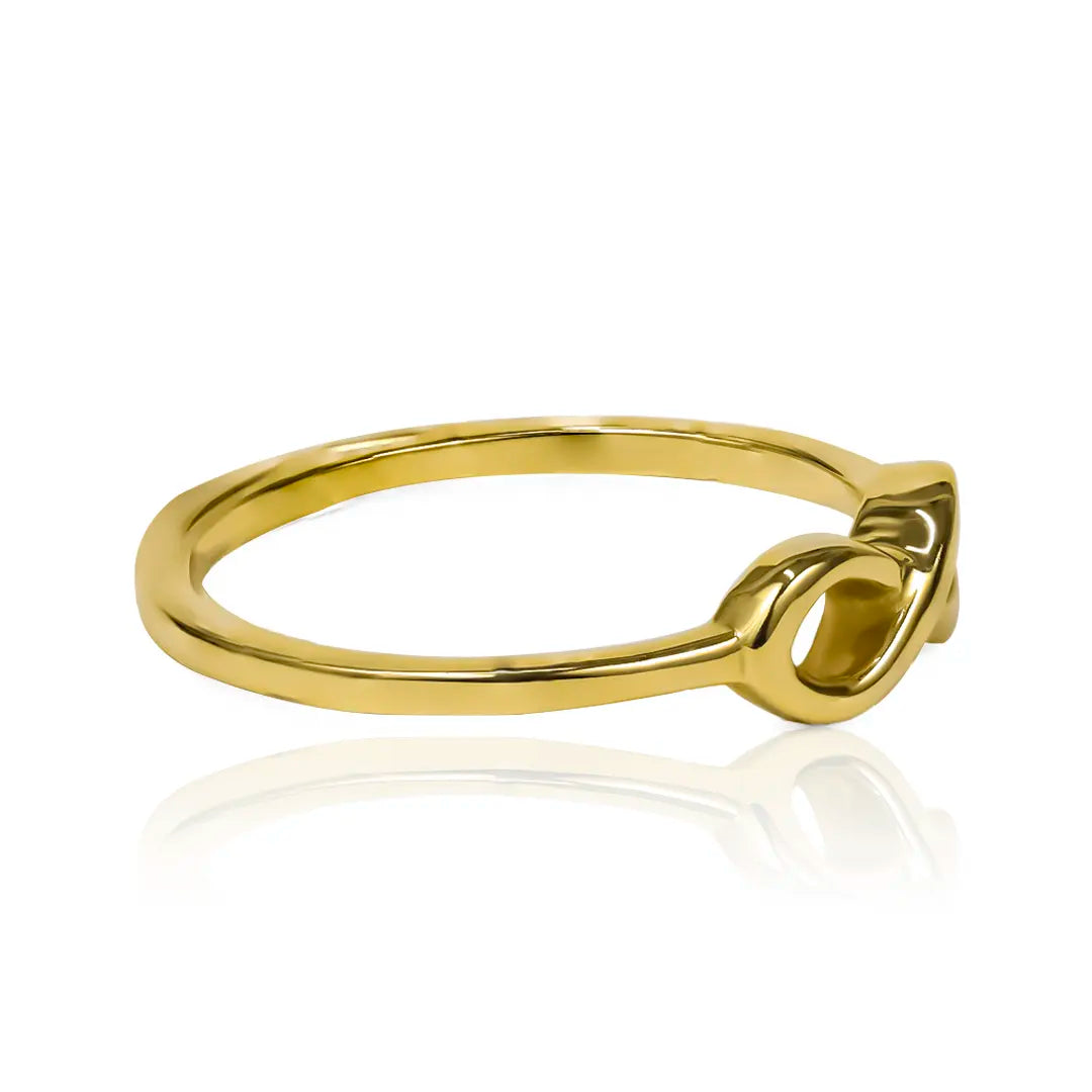 nuestro anillo Infinity de Joyería Caracas, hecho de oro 18k de la más alta calidad. Con un diseño elegante y simbólico, este anillo representa amor eterno y viene con garantía de por vida.