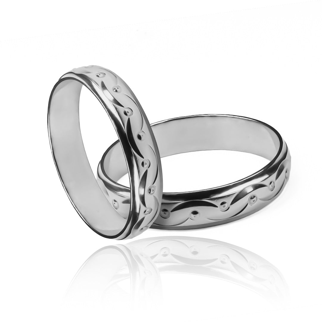 anillos de boda Happy Love de Joyería Caracas! Hechos con oro de 18k, estos anillos son el símbolo perfecto de amor eterno y compromiso duradero. Cada anillo viene con un certificado de calidad y garantía de por vida