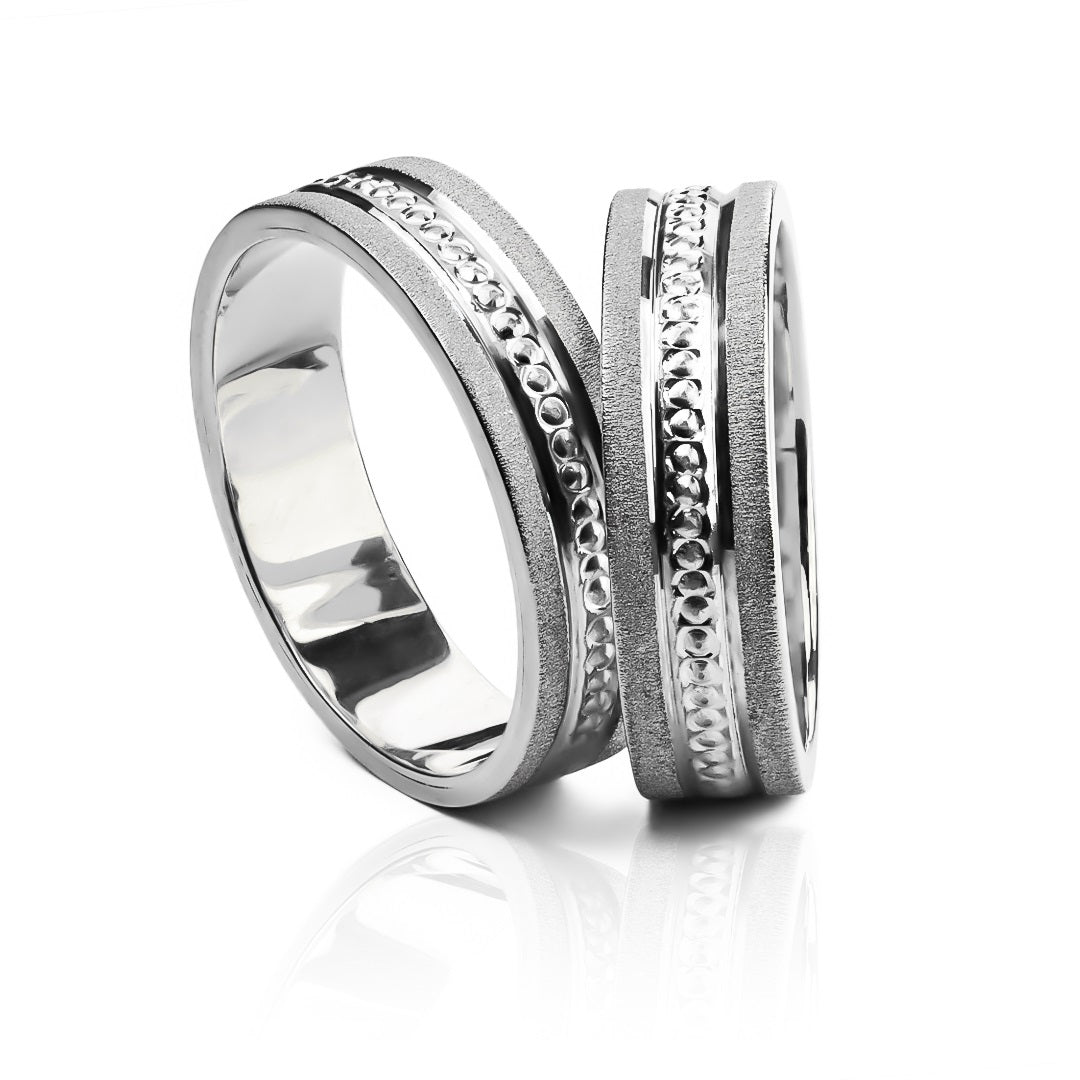 argollas de matrimonio perfectas para ese día especial? Entonces las Argollas de matrimonio Love Point Tres Oros de nuestra Joyería Caracas son la elección ideal. Hechas de oro de 18k con certificado de calidad y garantía de por vida