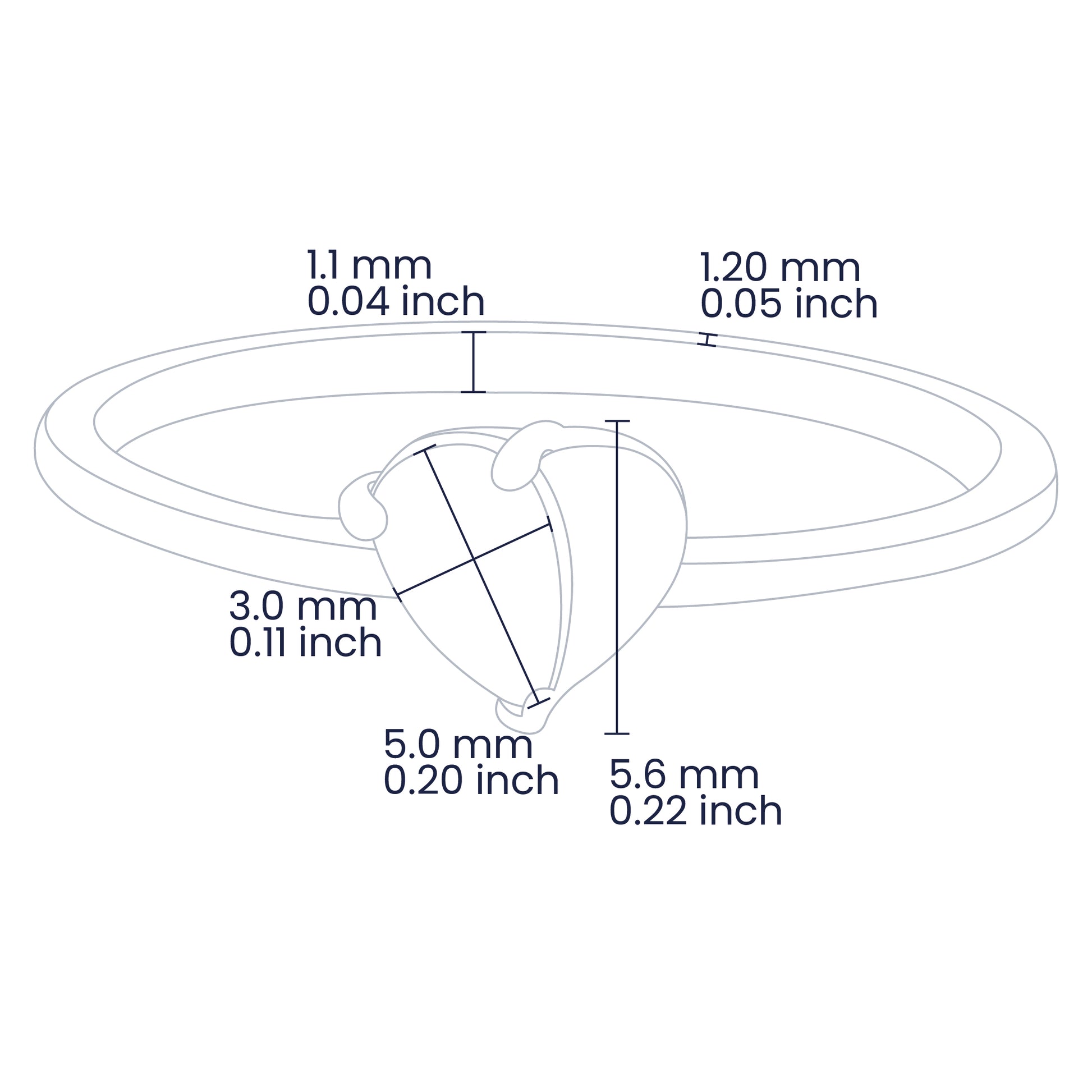 Croquis de anillo en oro amarillo de 18 quilates con un ancho de aro de 1.1mm y con un centro en forma de corazon de 5.6mm el cual es acompañado por una esmeralda de 5x3 mm