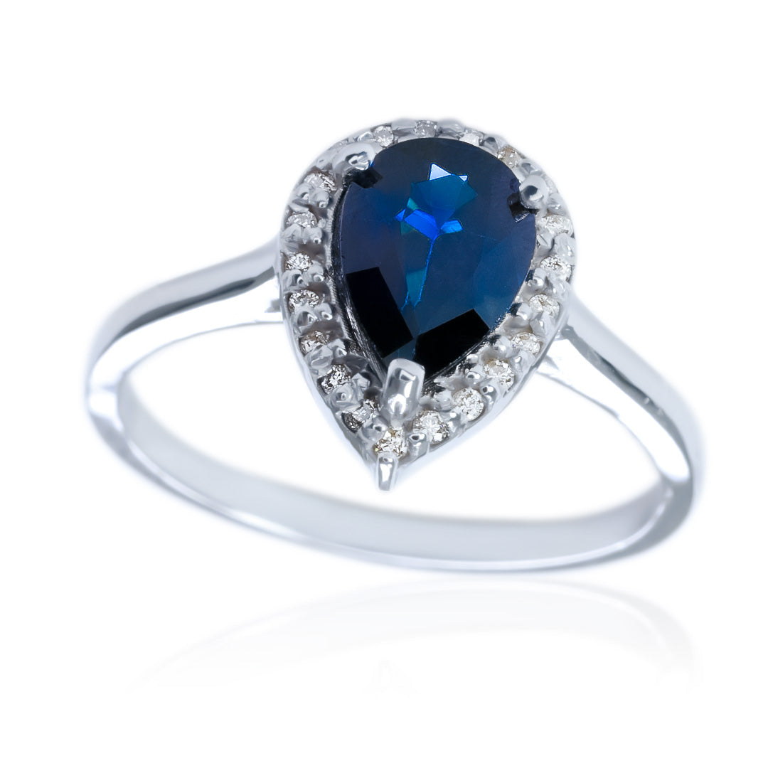 anillo de compromiso deep blue. Con diamantes y zafiro azul en oro 18 k de Joyería Caracas certificado con calidad y garantía de por vida.