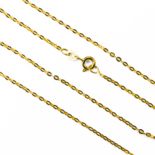 Descubre la belleza eterna con nuestra imponente cadena tejida clásica en oro de 18 quilates. Esta cadena es mucho más que una simple pieza de joyería; es un símbolo de distinción y refinamiento que perdurará a lo largo del tiempo. Respaldada por nuestra garantía de calidad y certificación, puedes tener la tranquilidad de que estás adquiriendo una pieza de joyería auténtica y de primera categoría.