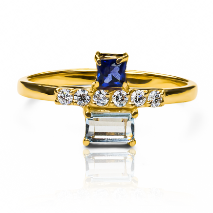 Anillo Sapphire Tower, hecho de oro 18k con certificado de calidad y garantía de por vida, esta Joyería Caracas es una elección sofisticada y exclusiva para un momento tan especial.