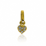 Completa tu look con el elegante Dije Mini Cristal Heart de Joyería Caracas. Hecho de Oro 18K para un toque de lujo y con garantía de por vida, esta pieza es perfecta para añadir un toque de exclusividad a tu estilo. Una joya que perdurará en el tiempo.