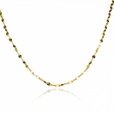 Esta elegante cadena de oro 18K con estilo de Judía de 40cm de Joyería Caracas es perfecta para un look sofisticado. Su diseño único y su calidad de joyería garantizan un toque de lujo a cualquier atuendo.