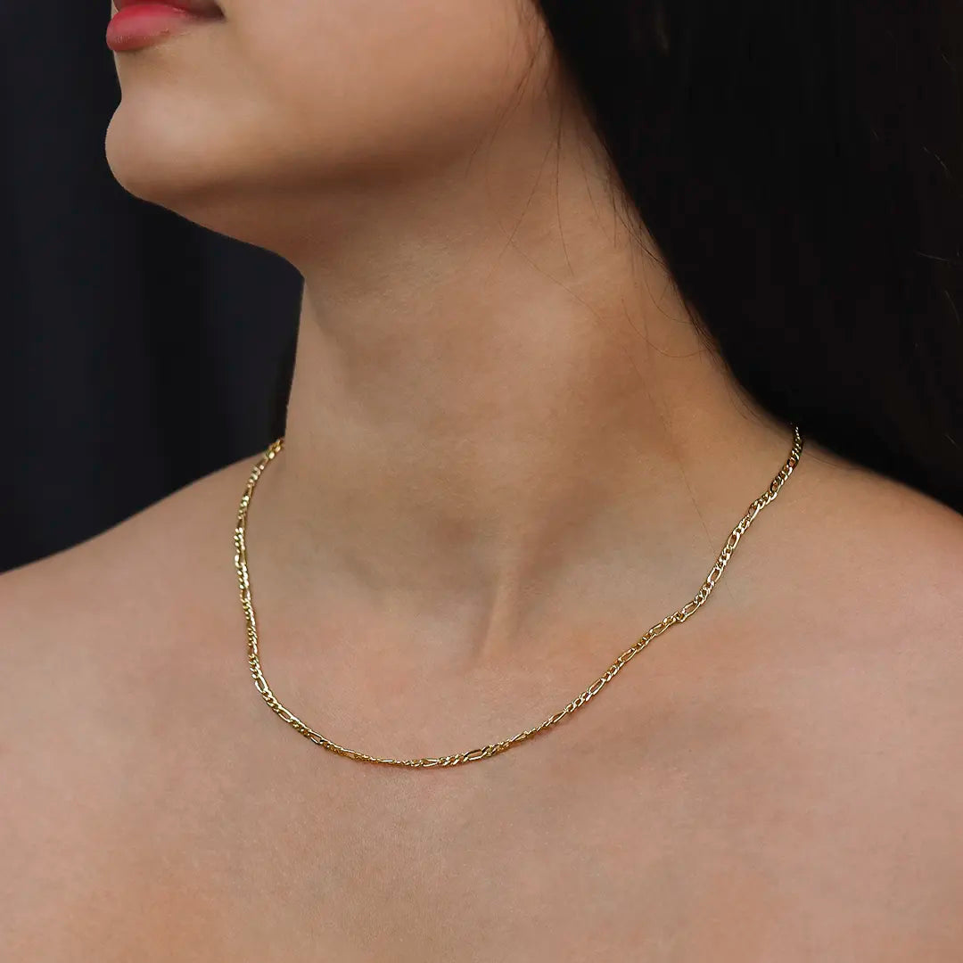 Cuello de mujer con cadena en tejido cubano 3x1 de 45cm en oro amarillo de 18 quilates, hecho en Joyería Caracas.