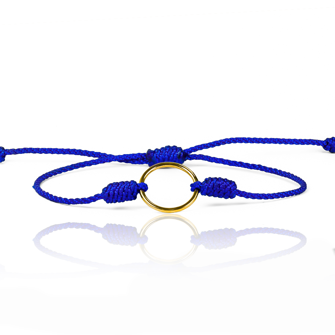 Descubre la elegancia y exclusividad de nuestra pulsera tejida aro sin fin de Joyería Caracas. Hecha con oro 18K de calidad premium y con una garantía de por vida, esta pulsera es un símbolo de lujo duradero. Haz una declaración de estilo sofisticado con esta pieza de arte en tu muñeca.